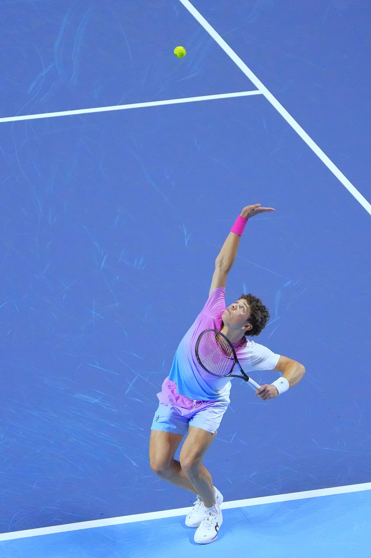 Ben Shelton serving on the indoor hard court at the Swiss Indoors Basel
