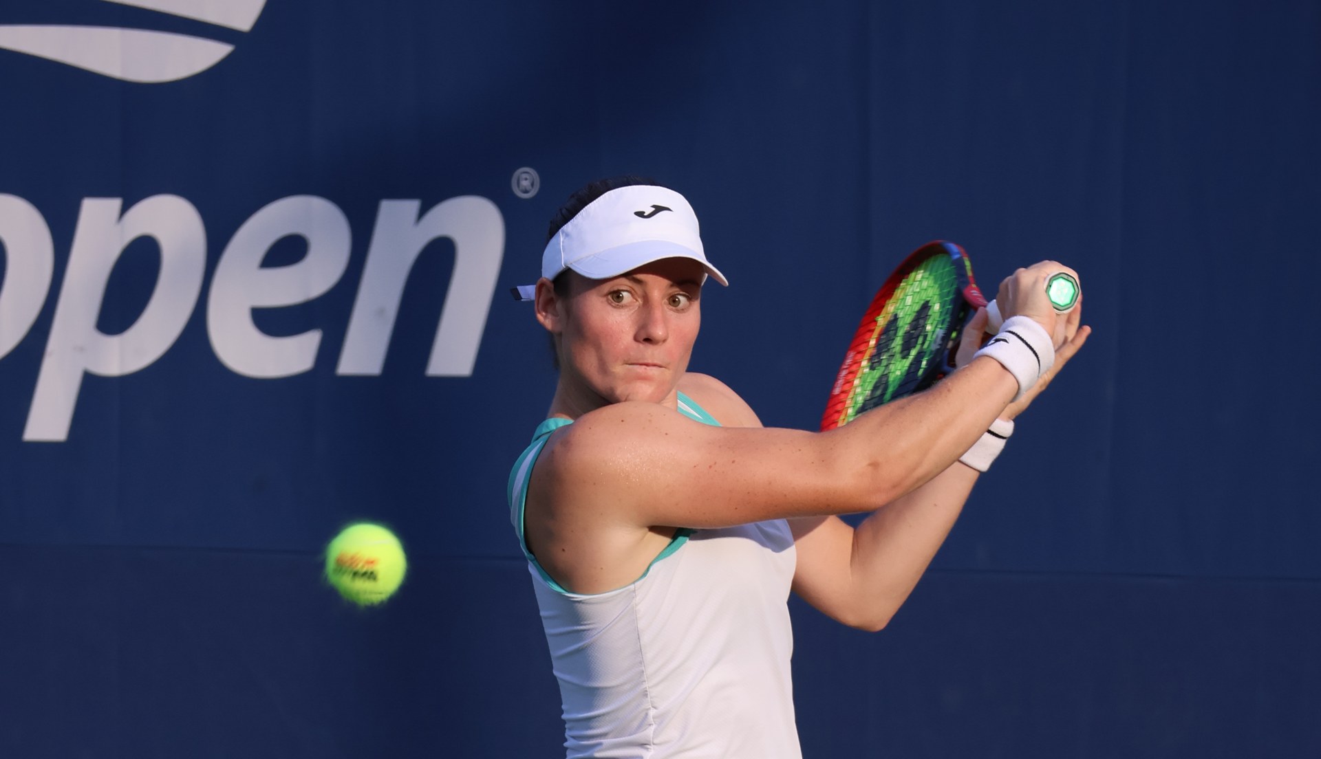 Tamara Zidansek hitting a two-handed backhand at the US Open