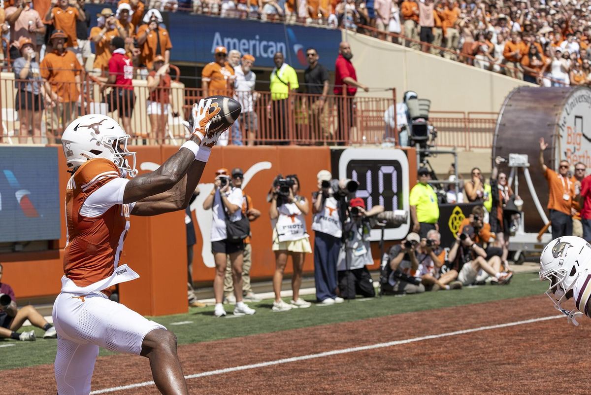 Texas wide receiver Cam Coleman